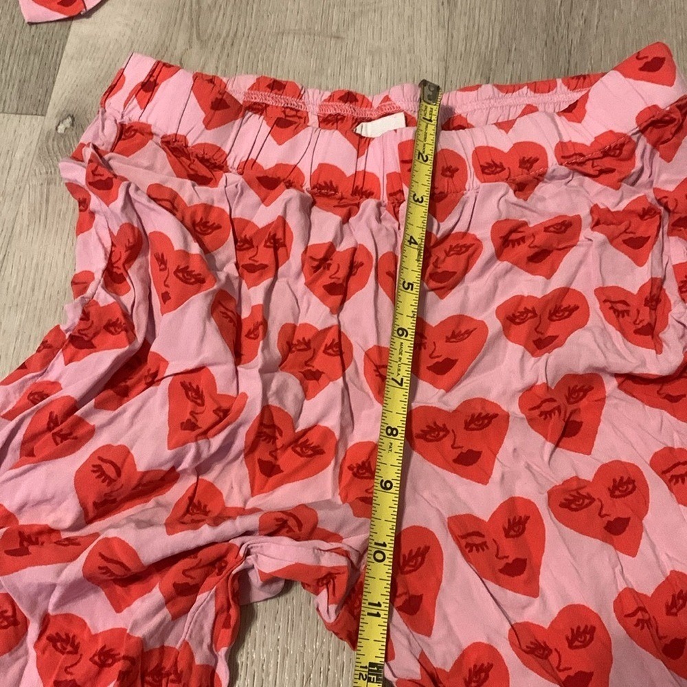 Bouffants & Broken Hearts Notch Collar‎ Printed Pajama Set -Hearts (Sz xs - Picture 11 of 13